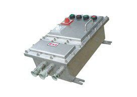 防爆不銹鋼控制箱殼體特點